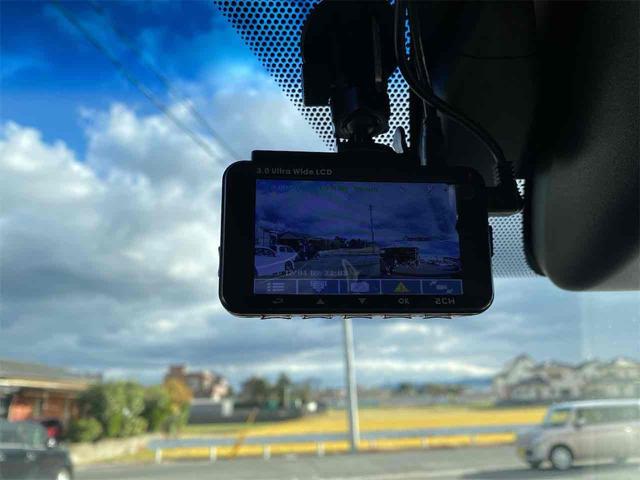 ランドクルーザー ZX 4WD ドライブレコーダー バックカメラ クリアランスソナー オートクルーズコントロール パワーシート 衝突被害軽減システム サンルーフ ナビ オートマチックハイビーム LEDヘッドランプ(11枚目)