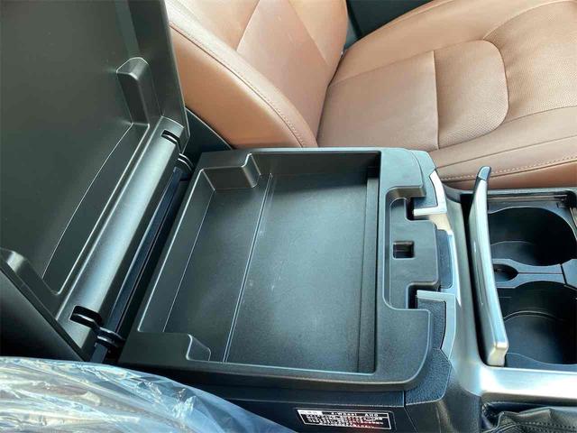 ランドクルーザー ZX 4WD ドライブレコーダー バックカメラ クリアランスソナー オートクルーズコントロール パワーシート 衝突被害軽減システム サンルーフ ナビ オートマチックハイビーム LEDヘッドランプ(64枚目)