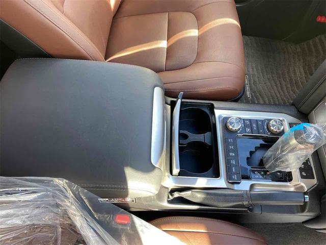ランドクルーザー ZX 4WD ドライブレコーダー バックカメラ クリアランスソナー オートクルーズコントロール パワーシート 衝突被害軽減システム サンルーフ ナビ オートマチックハイビーム LEDヘッドランプ(70枚目)