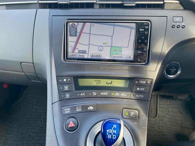 プリウス Ｓツーリングセレクション　ＥＴＣ　バックカメラ　ナビ　アルミホイール　ＬＥＤヘッドランプ　ヘッドライトウォッシャー　ＣＶＴ　スマートキー　アイドリングストップ　電動格納ミラー　盗難防止システム　ＣＤ（6枚目）