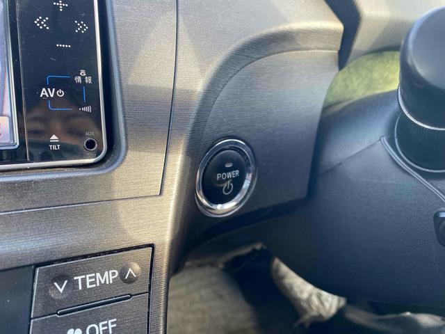 プリウス Ｓツーリングセレクション　ＥＴＣ　バックカメラ　ナビ　アルミホイール　ＬＥＤヘッドランプ　ヘッドライトウォッシャー　ＣＶＴ　スマートキー　アイドリングストップ　電動格納ミラー　盗難防止システム　ＣＤ（9枚目）