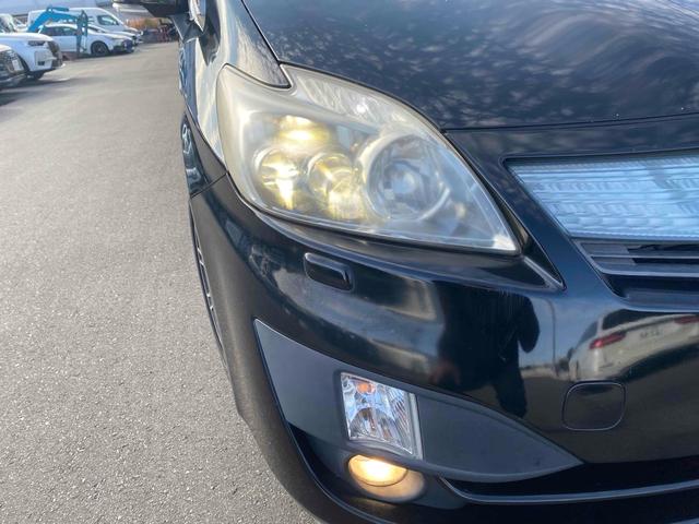 プリウス Ｓツーリングセレクション　ＥＴＣ　バックカメラ　ナビ　アルミホイール　ＬＥＤヘッドランプ　ヘッドライトウォッシャー　ＣＶＴ　スマートキー　アイドリングストップ　電動格納ミラー　盗難防止システム　ＣＤ（22枚目）