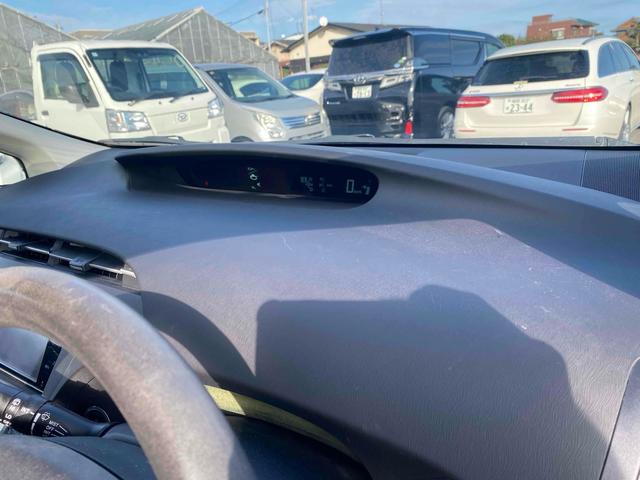 プリウス Ｓツーリングセレクション　ＥＴＣ　バックカメラ　ナビ　アルミホイール　ＬＥＤヘッドランプ　ヘッドライトウォッシャー　ＣＶＴ　スマートキー　アイドリングストップ　電動格納ミラー　盗難防止システム　ＣＤ（37枚目）