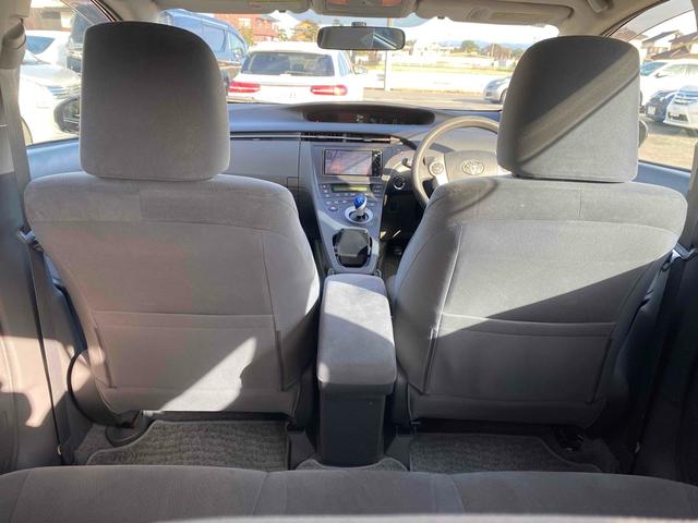 プリウス Ｓツーリングセレクション　ＥＴＣ　バックカメラ　ナビ　アルミホイール　ＬＥＤヘッドランプ　ヘッドライトウォッシャー　ＣＶＴ　スマートキー　アイドリングストップ　電動格納ミラー　盗難防止システム　ＣＤ（58枚目）