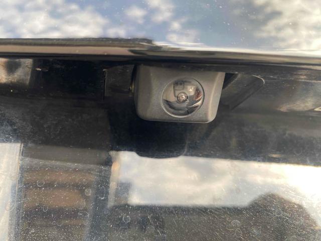 プリウス Ｓツーリングセレクション　ＥＴＣ　バックカメラ　ナビ　アルミホイール　ＬＥＤヘッドランプ　ヘッドライトウォッシャー　ＣＶＴ　スマートキー　アイドリングストップ　電動格納ミラー　盗難防止システム　ＣＤ（60枚目）