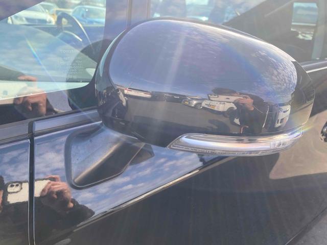 プリウス Ｓツーリングセレクション　ＥＴＣ　バックカメラ　ナビ　アルミホイール　ＬＥＤヘッドランプ　ヘッドライトウォッシャー　ＣＶＴ　スマートキー　アイドリングストップ　電動格納ミラー　盗難防止システム　ＣＤ（65枚目）