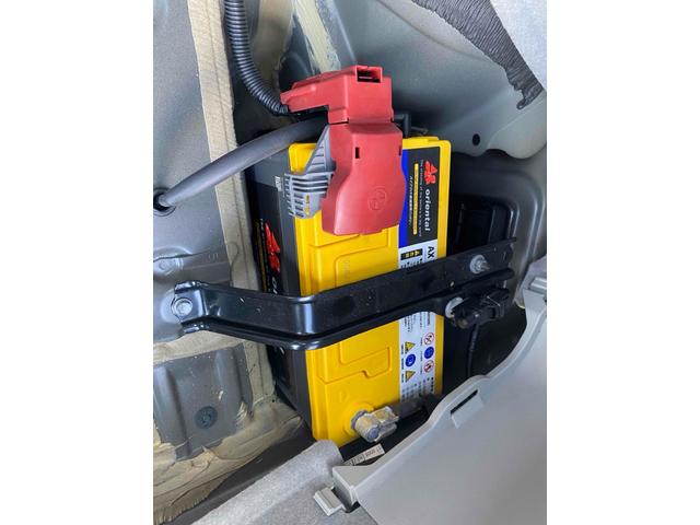 プリウス Ｓツーリングセレクション　ＥＴＣ　バックカメラ　ナビ　アルミホイール　ＬＥＤヘッドランプ　ヘッドライトウォッシャー　ＣＶＴ　スマートキー　アイドリングストップ　電動格納ミラー　盗難防止システム　ＣＤ（76枚目）