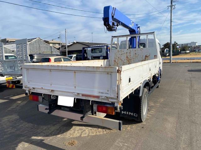 デュトロ ベースグレード　トラック　ＭＴ　エアコン　パワーウィンドウ　運転席エアバッグ（6枚目）