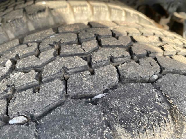 デュトロ ベースグレード　トラック　ＭＴ　エアコン　パワーウィンドウ　運転席エアバッグ（18枚目）