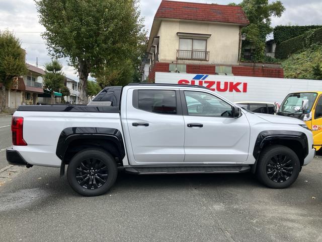 トライトン ＧＳＲ　メモリーナビ　Ｂｌｕｅｔｏｏｔｈ　フルセグ　車検令和８年７月　スマートキー　ディーゼル　４ＷＤ　クリアランスソナー　パワーシート（5枚目）