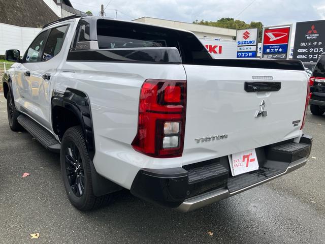 トライトン ＧＳＲ　メモリーナビ　Ｂｌｕｅｔｏｏｔｈ　フルセグ　車検令和８年７月　スマートキー　ディーゼル　４ＷＤ　クリアランスソナー　パワーシート（12枚目）