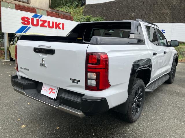 トライトン ＧＳＲ　メモリーナビ　Ｂｌｕｅｔｏｏｔｈ　フルセグ　車検令和８年７月　スマートキー　ディーゼル　４ＷＤ　クリアランスソナー　パワーシート（13枚目）