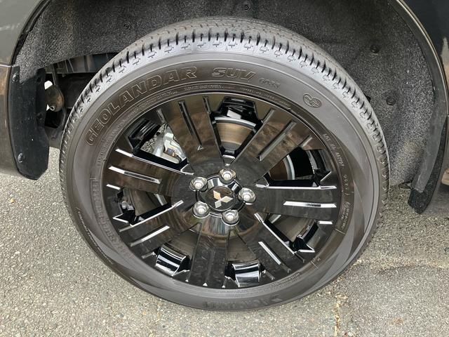 お支払いが現金ではなく、オートローンを組まれる場合は、銀行口座と銀行届出印が必要です。まず事前審査を行わせていただきます。