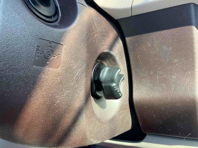 パッソ Ｘ　Ｌパッケージ　スマートキー　電動格納ミラー　ＣＶＴ　盗難防止システム　衝突安全ボディ　ＡＢＳ　ＥＳＣ　ＣＤ　エアコン　パワーステアリング　パワーウィンドウ（5枚目）