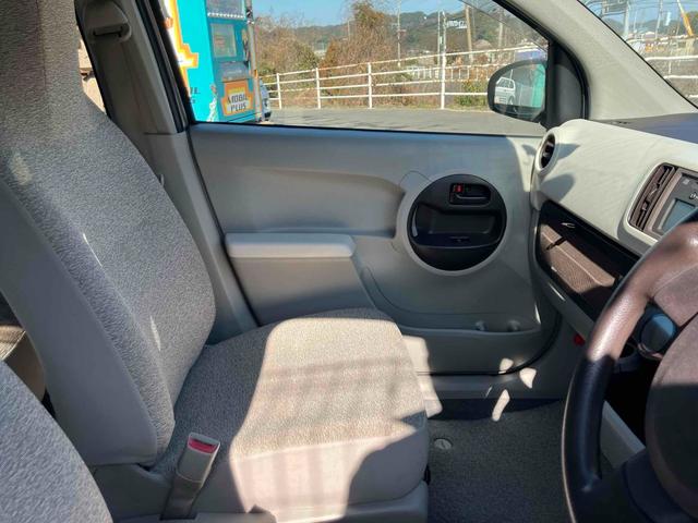 パッソ Ｘ　Ｌパッケージ　スマートキー　電動格納ミラー　ＣＶＴ　盗難防止システム　衝突安全ボディ　ＡＢＳ　ＥＳＣ　ＣＤ　エアコン　パワーステアリング　パワーウィンドウ（11枚目）