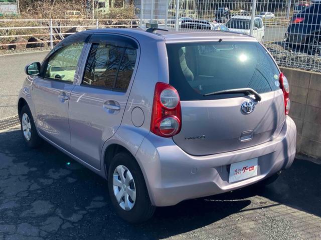 パッソ Ｘ　Ｌパッケージ　スマートキー　電動格納ミラー　ＣＶＴ　盗難防止システム　衝突安全ボディ　ＡＢＳ　ＥＳＣ　ＣＤ　エアコン　パワーステアリング　パワーウィンドウ（16枚目）