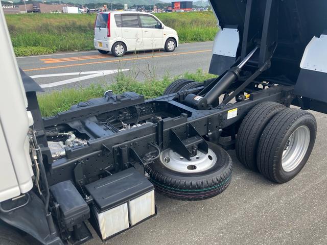 エルフトラック 強化ダンプ 低床 積載量2t 後輪ダブル(16枚目)