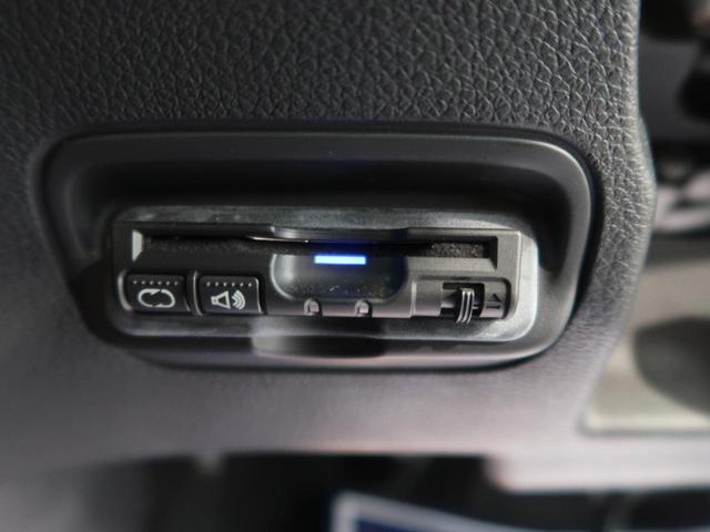 ハイブリッドZ 純正SDナビ 禁煙車 衝突軽減ブレーキ Bluetooth再生 バックカメラ フルセグTV ETC LEDヘッドライト/オートライト クルコン ルーフレール 踏み間違い防止 革巻きステアリング(11枚目)