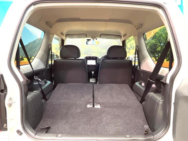 クロスアドベンチャーXC 4WD 禁煙車 カロッツェリアナビ 地デジTV 専用レザーシート シートヒーター 背面ハードカバー キーレスエントリー 純正16AW 専用内装メッキ加飾 プライバシーガラス 革巻きステアリング(16枚目)