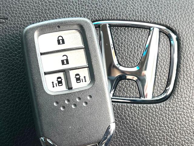 G・ホンダセンシング 登録済未使用車 現行型 両側電動ドア ビルトインETC 衝突軽減ブレーキ アダプティブクルーズ 誤発進抑制機能 シートヒーター オートエアコン オートライト スマートキー 車線逸脱警報(8枚目)