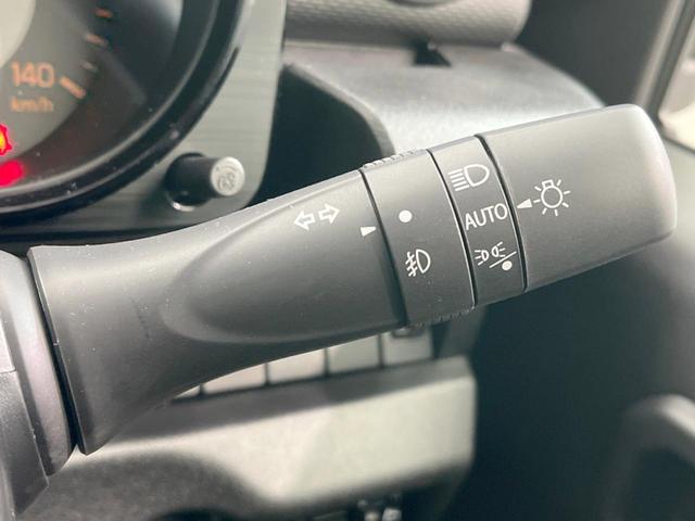 XL 届出済未使用車 4WD シートヒーター スマートキー ダウンヒルアシスト アイドリングストップ オートエアコン フォグランプ 横滑り防止装置 電動格納式ヒーテッドドアミラー(8枚目)