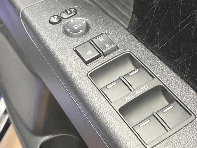 アブソルート・EX 禁煙車 メーカーナビ 後席モニター Bluetooth接続 バックカメラ 7人乗り 両側電動ドア 衝突軽減ブレーキ ブラインドスポットモニター 純正18AW LEDヘッド リアオートエアコン ETC(33枚目)
