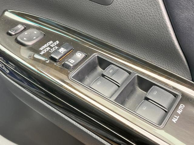 2.4Z ゴールデンアイズ 禁煙車 サンルーフ 純正8型ナビ フリップダウンモニター 両側電動ドア バックカメラ フルセグTV ETC コーナーセンサー HIDヘッド クルーズコントロール ウッドコンビステリング オットマン(35枚目)