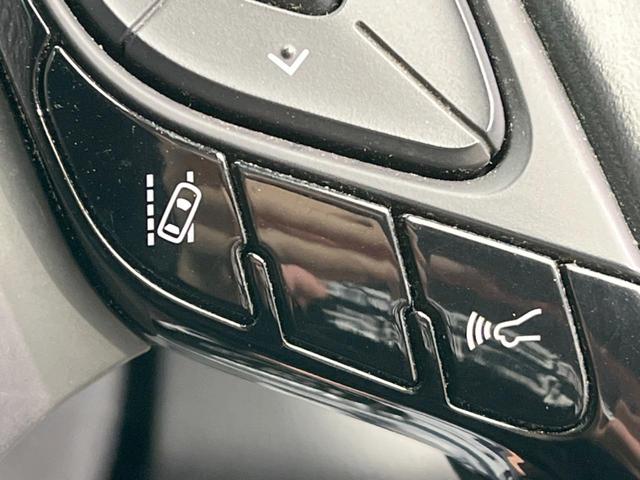 S LEDパッケージ 禁煙車 純正9型ナビ セーフティセンス/レーダークルーズ バックカメラ Bluetooth再生 フルセグTV ETC LEDヘッド レーンキープ オートブレーキホールド 純正17AW(7枚目)