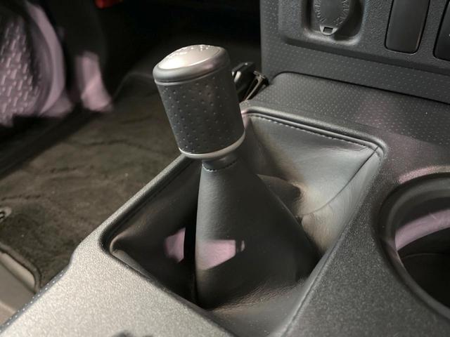 カラーパッケージ 純正ナビ 純正オプション17インチアルミ クルコン コーナーセンサー ホワイトルーフ ブラック撥水/防水ファブリックシート キーレスエントリー ブラック革巻きステアリングホイール ETC 禁煙車(8枚目)