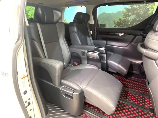 アルファード ２．５Ｓ　Ｃパッケージ　禁煙車　純正９インチナビ　サンルーフ　バックカメラ　レーダークルーズ　電動リアゲート　ハーフレザーシート　ドラレコ　ＬＥＤヘッド　車線逸脱警報　オートライト　デュアルエアコン（9枚目）