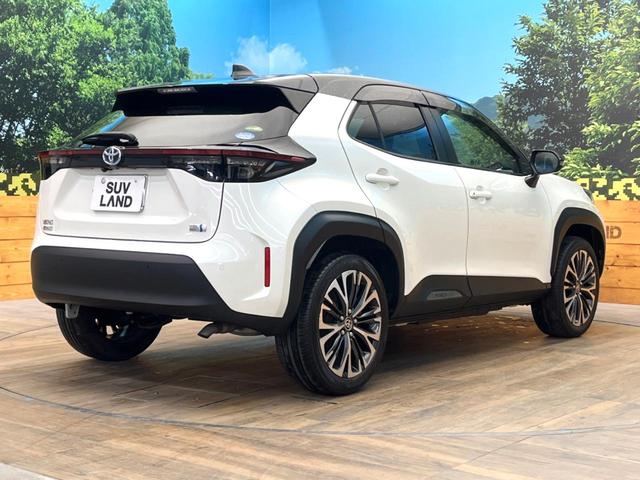 ヤリスクロス ハイブリッドＺ　禁煙車　セーフティセンス　レーダークルーズ　純正８型ディスプレイ　ナビキット　バックカメラ　ＥＴＣ　ハーフレザーシート　パワーシート　シートヒーター　ＬＥＤヘッド　ＡＣ１００Ｖ電源　スマートキー（17枚目）