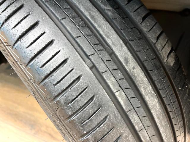 ヤリスクロス ハイブリッドＺ　禁煙車　セーフティセンス　レーダークルーズ　純正８型ディスプレイ　ナビキット　バックカメラ　ＥＴＣ　ハーフレザーシート　パワーシート　シートヒーター　ＬＥＤヘッド　ＡＣ１００Ｖ電源　スマートキー（32枚目）