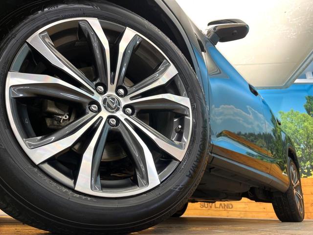 ＲＸ ＲＸ４５０ｈ　バージョンＬ　禁煙車　１２．３型メーカーナビ　衝突軽減　全周囲カメラ　大型サンルーフ　角型ＬＥＤ３眼　パワーバックドア　純正２０インチアルミ　オートマチックハイビーム　１００Ｖ電源　電動パーキングブレーキ　ＥＴＣ（13枚目）