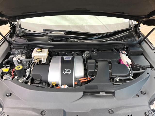 ＲＸ ＲＸ４５０ｈ　バージョンＬ　禁煙車　１２．３型メーカーナビ　衝突軽減　全周囲カメラ　大型サンルーフ　角型ＬＥＤ３眼　パワーバックドア　純正２０インチアルミ　オートマチックハイビーム　１００Ｖ電源　電動パーキングブレーキ　ＥＴＣ（18枚目）