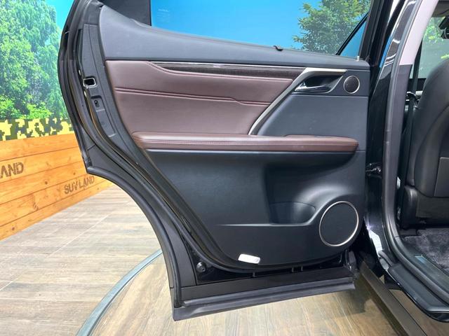 ＲＸ ＲＸ４５０ｈ　バージョンＬ　禁煙車　１２．３型メーカーナビ　衝突軽減　全周囲カメラ　大型サンルーフ　角型ＬＥＤ３眼　パワーバックドア　純正２０インチアルミ　オートマチックハイビーム　１００Ｖ電源　電動パーキングブレーキ　ＥＴＣ（67枚目）