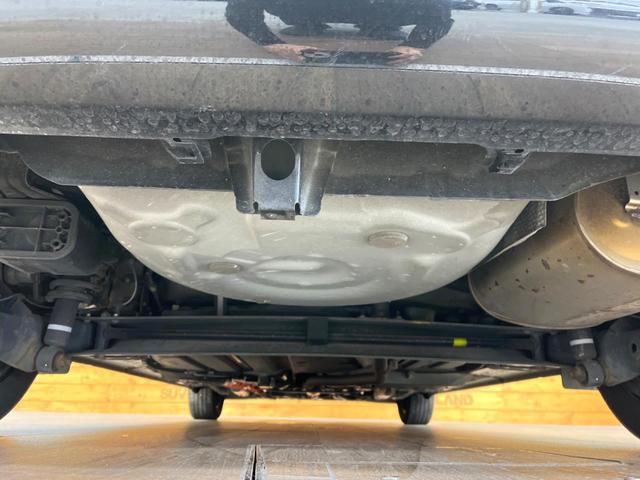 シエンタ ハイブリッドＧ　禁煙車　純正ナビ　バックカメラ両側電動スライドドア　トヨタセーフティセンス　ＬＥＤヘッドライト　オートマチックハイビーム　ＥＴＣ　純正革巻きハンドル　スマートキー（19枚目）