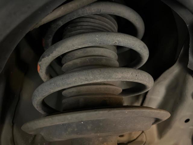 シエンタ ハイブリッドＧ　禁煙車　純正ナビ　バックカメラ両側電動スライドドア　トヨタセーフティセンス　ＬＥＤヘッドライト　オートマチックハイビーム　ＥＴＣ　純正革巻きハンドル　スマートキー（20枚目）
