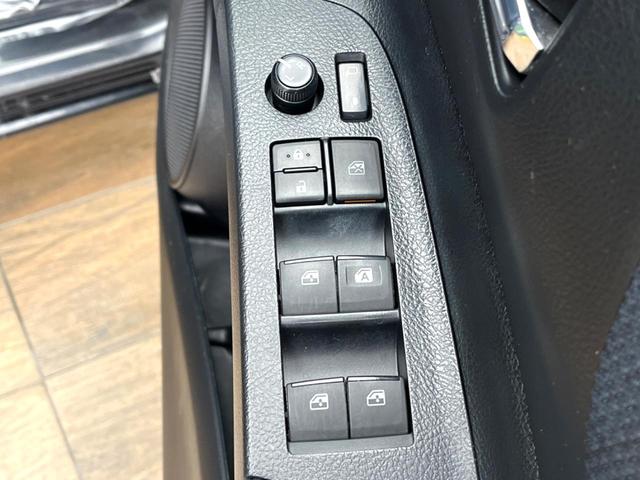 シエンタ ハイブリッドＧ　禁煙車　純正ナビ　バックカメラ両側電動スライドドア　トヨタセーフティセンス　ＬＥＤヘッドライト　オートマチックハイビーム　ＥＴＣ　純正革巻きハンドル　スマートキー（61枚目）