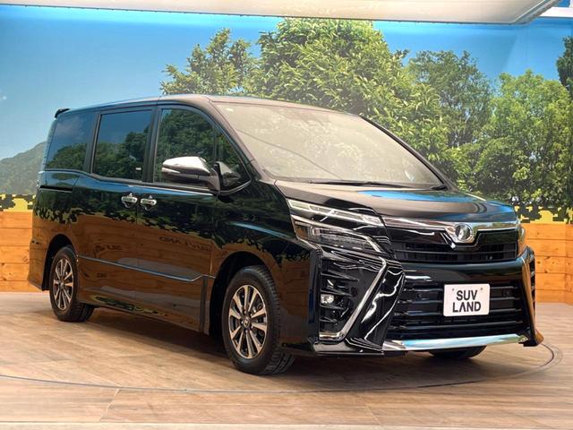 ヴォクシー ＺＳ　煌ＩＩ　禁煙車　両側電動ドア　ＳＤナビ　後席モニター　衝突被害軽減システム　ドラレコ　コーナーセンサー　スマートキー　ＬＥＤヘッド　ビルトインＥＴＣ　クルコン　車線逸脱警報　オートライト　デュアルエアコン（17枚目）