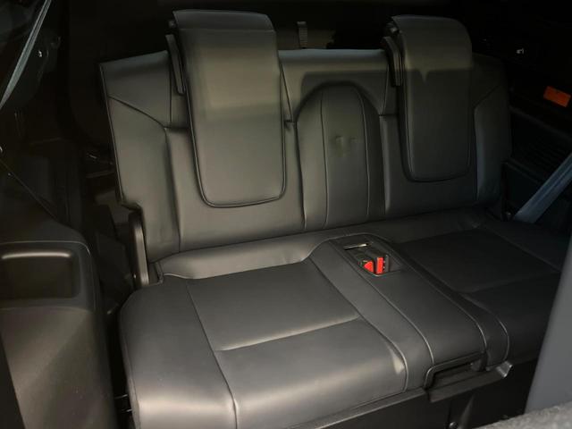 アウトランダーＰＨＥＶ Ｐ　メーカー純正９インチナビ　４ＷＤ　サンルーフ　ＢＯＳＥサウンド　全周囲カメラ　ｅ－Ａｓｓｉｓｔ　ブラインドスポットモニター　パドルシフト　ＬＥＤヘッド　ＥＴＣ　純正２０インチアルミ（10枚目）