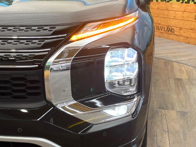 アウトランダーＰＨＥＶ Ｐ　メーカー純正９インチナビ　４ＷＤ　サンルーフ　ＢＯＳＥサウンド　全周囲カメラ　ｅ－Ａｓｓｉｓｔ　ブラインドスポットモニター　パドルシフト　ＬＥＤヘッド　ＥＴＣ　純正２０インチアルミ（13枚目）