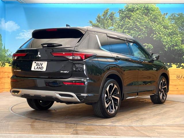 アウトランダーＰＨＥＶ Ｐ　メーカー純正９インチナビ　４ＷＤ　サンルーフ　ＢＯＳＥサウンド　全周囲カメラ　ｅ－Ａｓｓｉｓｔ　ブラインドスポットモニター　パドルシフト　ＬＥＤヘッド　ＥＴＣ　純正２０インチアルミ（17枚目）