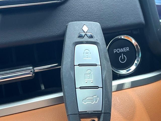 アウトランダーＰＨＥＶ Ｐ　メーカー純正９インチナビ　４ＷＤ　サンルーフ　ＢＯＳＥサウンド　全周囲カメラ　ｅ－Ａｓｓｉｓｔ　ブラインドスポットモニター　パドルシフト　ＬＥＤヘッド　ＥＴＣ　純正２０インチアルミ（36枚目）
