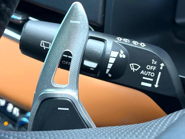 アウトランダーＰＨＥＶ Ｐ　メーカー純正９インチナビ　４ＷＤ　サンルーフ　ＢＯＳＥサウンド　全周囲カメラ　ｅ－Ａｓｓｉｓｔ　ブラインドスポットモニター　パドルシフト　ＬＥＤヘッド　ＥＴＣ　純正２０インチアルミ（41枚目）