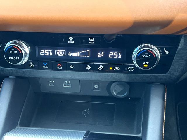 アウトランダーＰＨＥＶ Ｐ　メーカー純正９インチナビ　４ＷＤ　サンルーフ　ＢＯＳＥサウンド　全周囲カメラ　ｅ－Ａｓｓｉｓｔ　ブラインドスポットモニター　パドルシフト　ＬＥＤヘッド　ＥＴＣ　純正２０インチアルミ（45枚目）