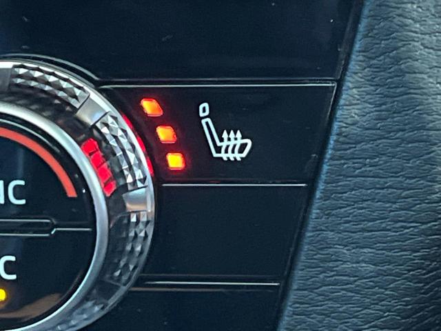 アウトランダーＰＨＥＶ Ｐ　メーカー純正９インチナビ　４ＷＤ　サンルーフ　ＢＯＳＥサウンド　全周囲カメラ　ｅ－Ａｓｓｉｓｔ　ブラインドスポットモニター　パドルシフト　ＬＥＤヘッド　ＥＴＣ　純正２０インチアルミ（48枚目）