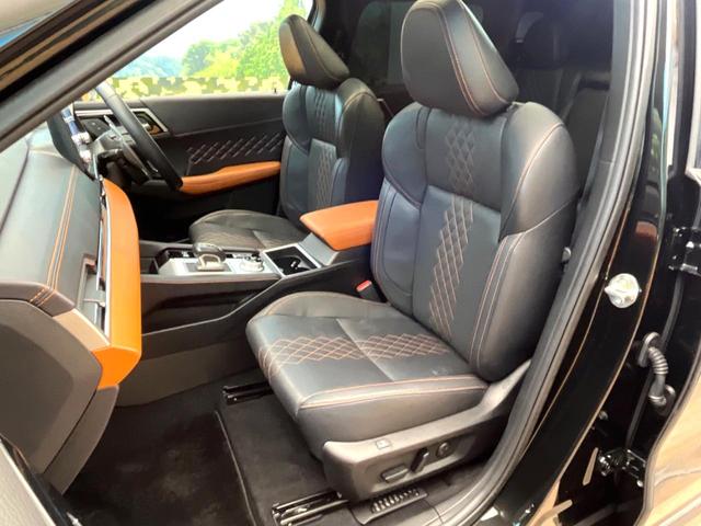 アウトランダーＰＨＥＶ Ｐ　メーカー純正９インチナビ　４ＷＤ　サンルーフ　ＢＯＳＥサウンド　全周囲カメラ　ｅ－Ａｓｓｉｓｔ　ブラインドスポットモニター　パドルシフト　ＬＥＤヘッド　ＥＴＣ　純正２０インチアルミ（61枚目）