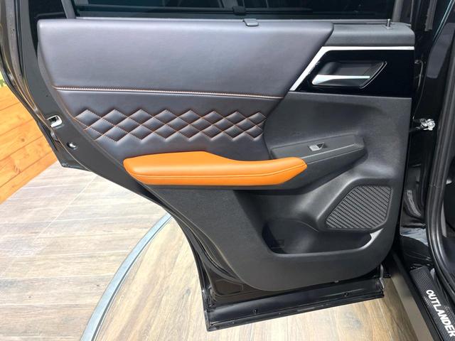 アウトランダーＰＨＥＶ Ｐ　メーカー純正９インチナビ　４ＷＤ　サンルーフ　ＢＯＳＥサウンド　全周囲カメラ　ｅ－Ａｓｓｉｓｔ　ブラインドスポットモニター　パドルシフト　ＬＥＤヘッド　ＥＴＣ　純正２０インチアルミ（72枚目）