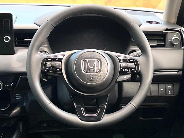 ヴェゼル ｅ：ＨＥＶ　Ｚ　登録済未使用車　Ｈｏｎｄａ　ＣＯＮＮＥＣＴディスプレイ　バックカメラ　ホンダセンシング　アダプティブクルーズ　ブラインドスポットインフォメーション　シートヒーター　電動リアゲート　ＬＥＤヘッド　ＥＴＣ（11枚目）