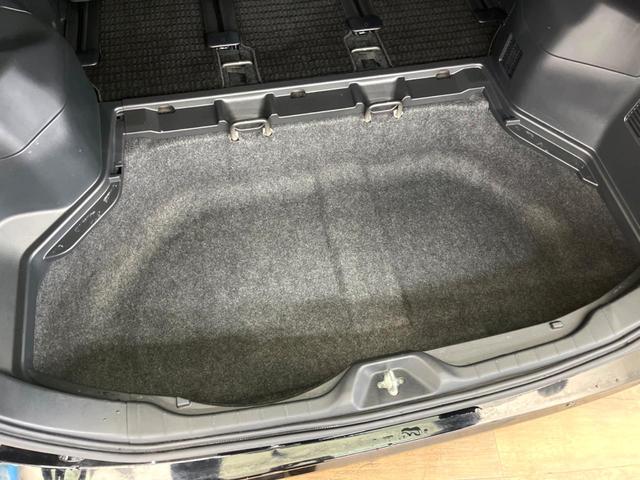 ヴォクシー Ｓ－Ｚ　禁煙車　メーカー純正８インチナビ　バックカメラ　フリップダウンモニター　プリクラッシュセーフティ　両側電動スライドドア　ＬＥＤヘッド　ＥＴＣ　ドラレコ　デュアルエアコン　正１７インチアルミ（69枚目）